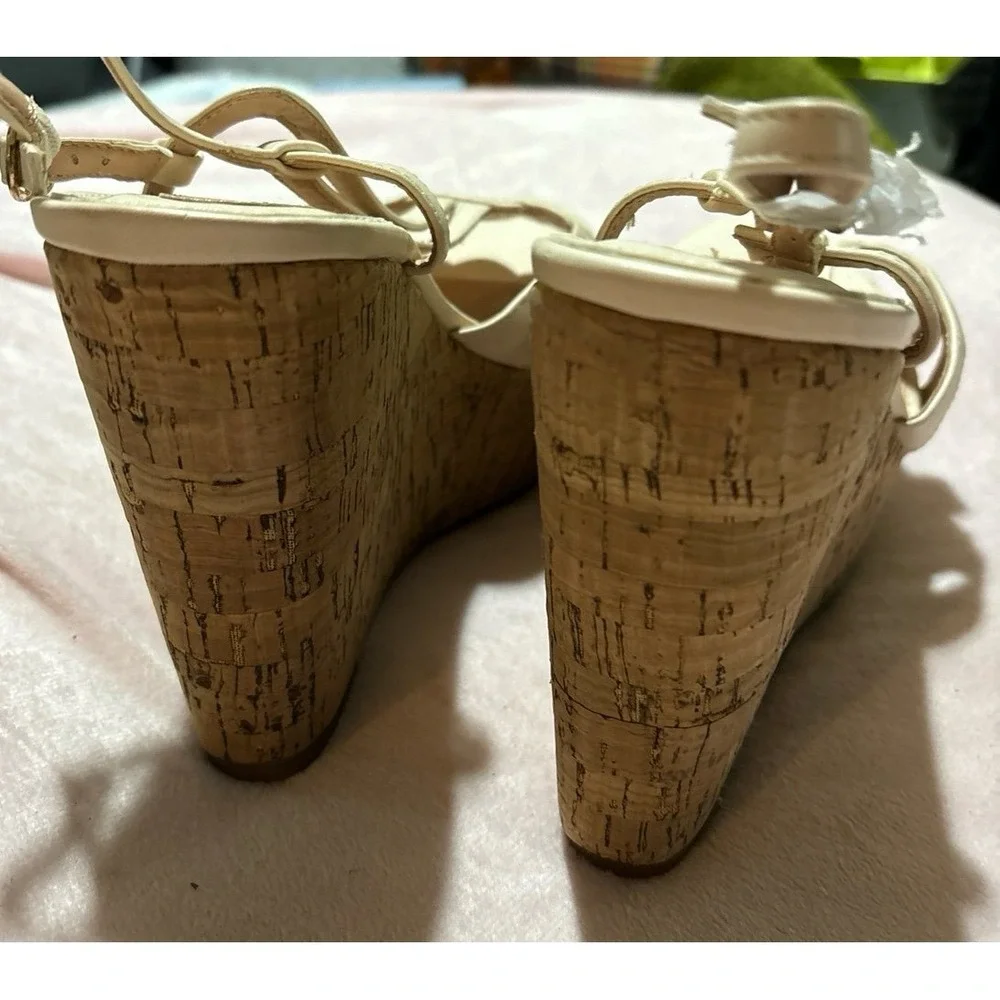 NEW Women's Beige Platform Wedge Open Toe Sandals,‎ Size 10
